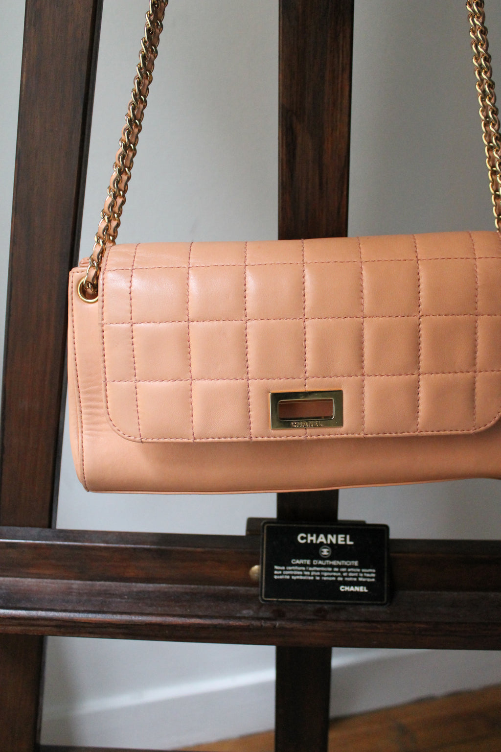 Sac à main Chanel modèle 2.55 en cuir rose collection 2002 - 2003