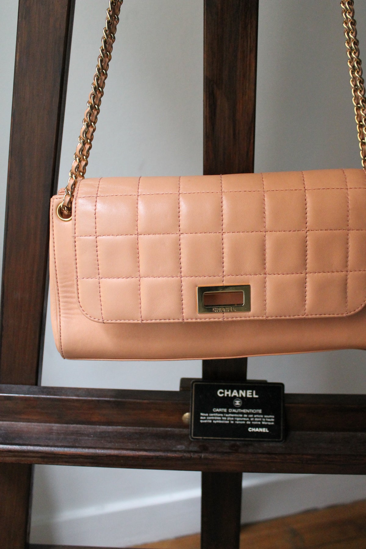 Sac à main Chanel modèle 2.55 en cuir rose collection 2002 - 2003