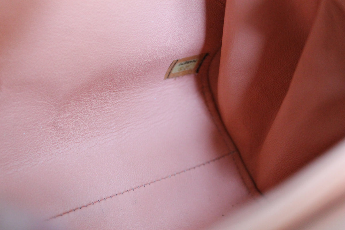 Sac à main Chanel modèle 2.55 en cuir rose collection 2002 - 2003