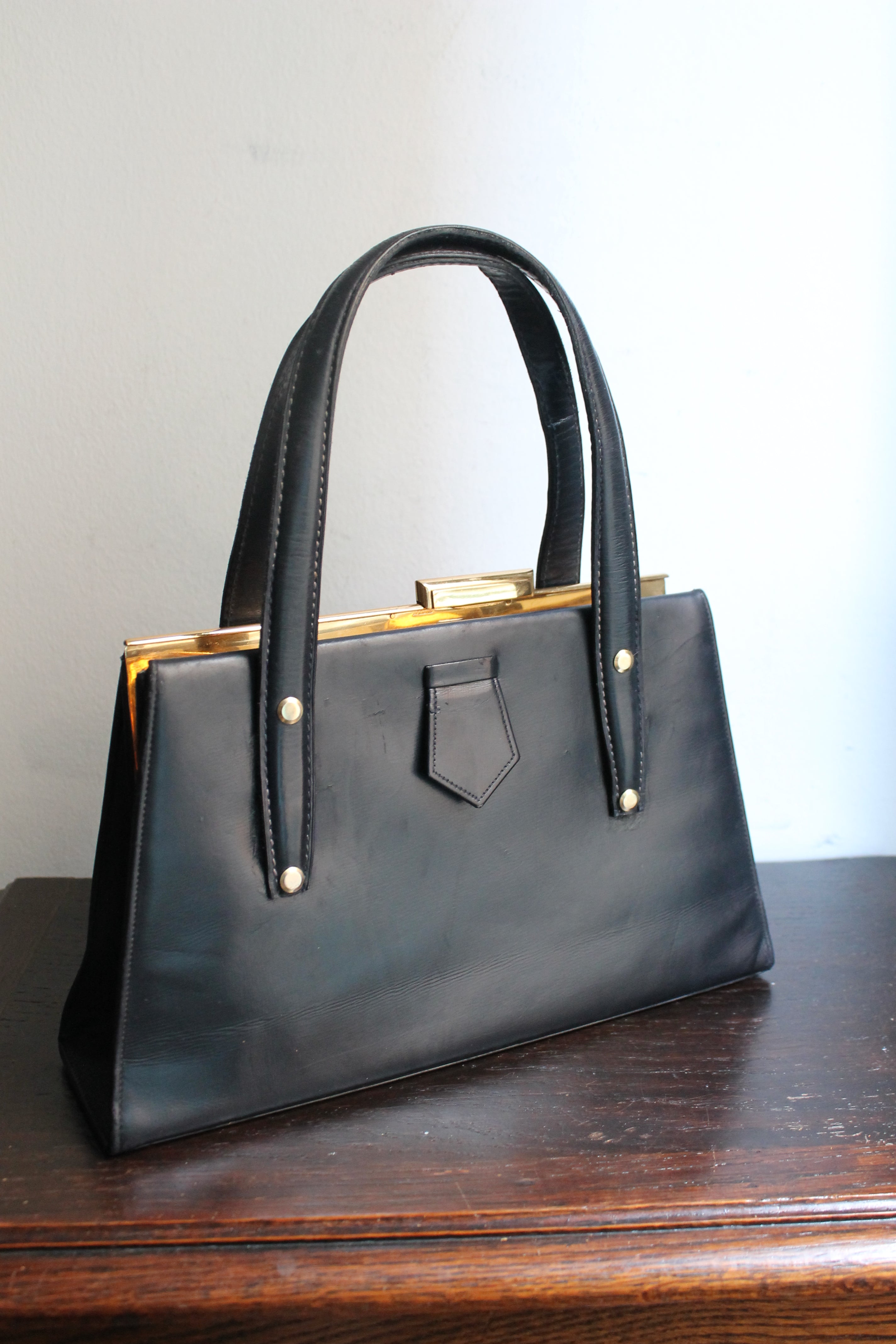 Tiffany & Co sac à main vintage années 1950-1960 en cuir bleu marine