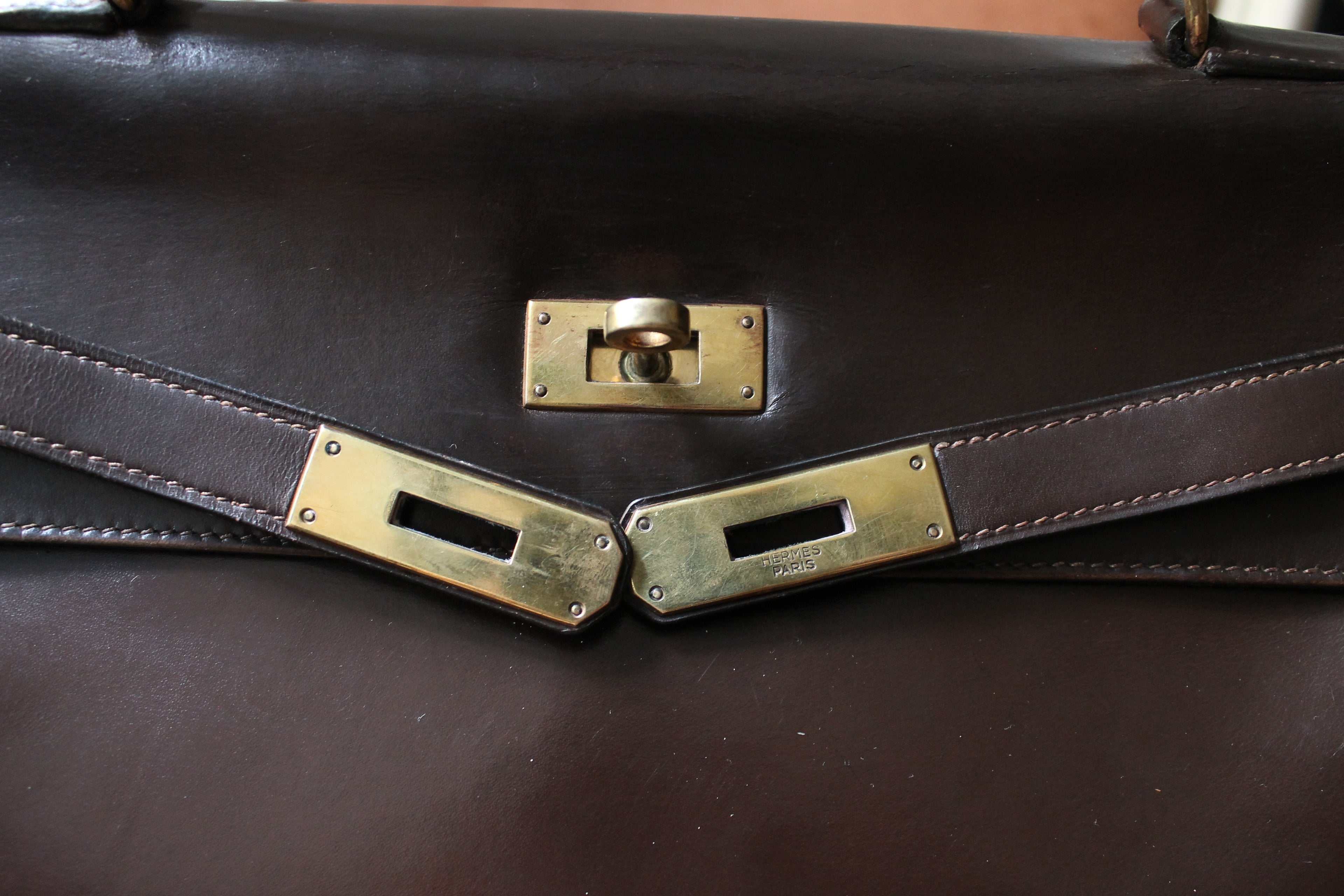Hermès sac à main modèle Kelly 32 en cuir box marron