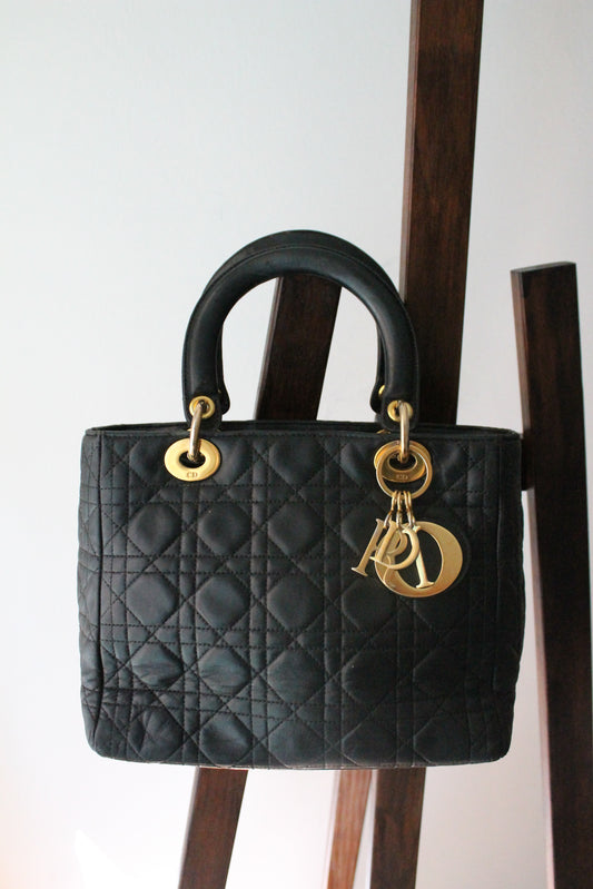 Dior sac à main modèle Lady Dior en cuir noir