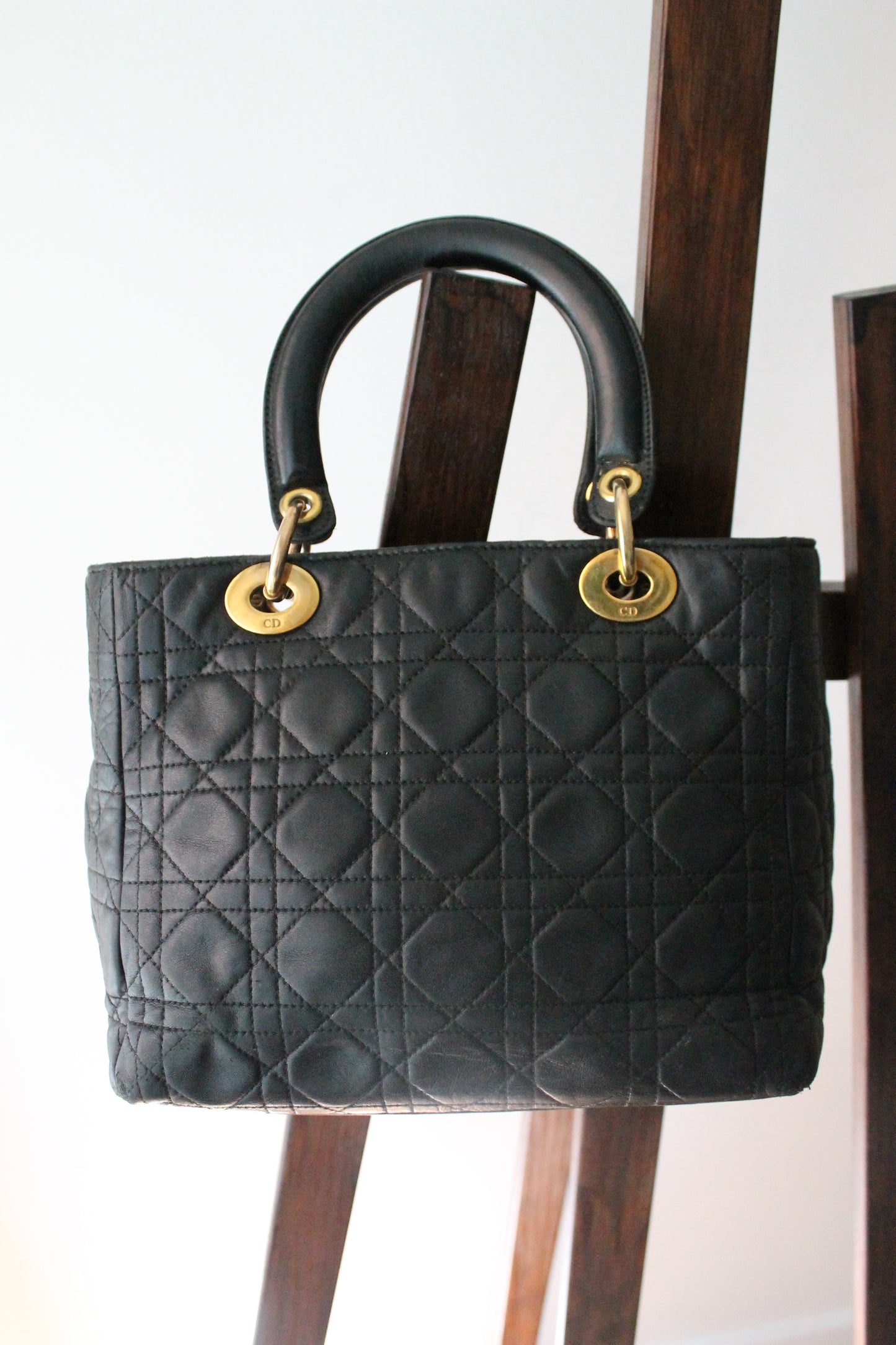 Dior sac à main modèle Lady Dior en cuir noir