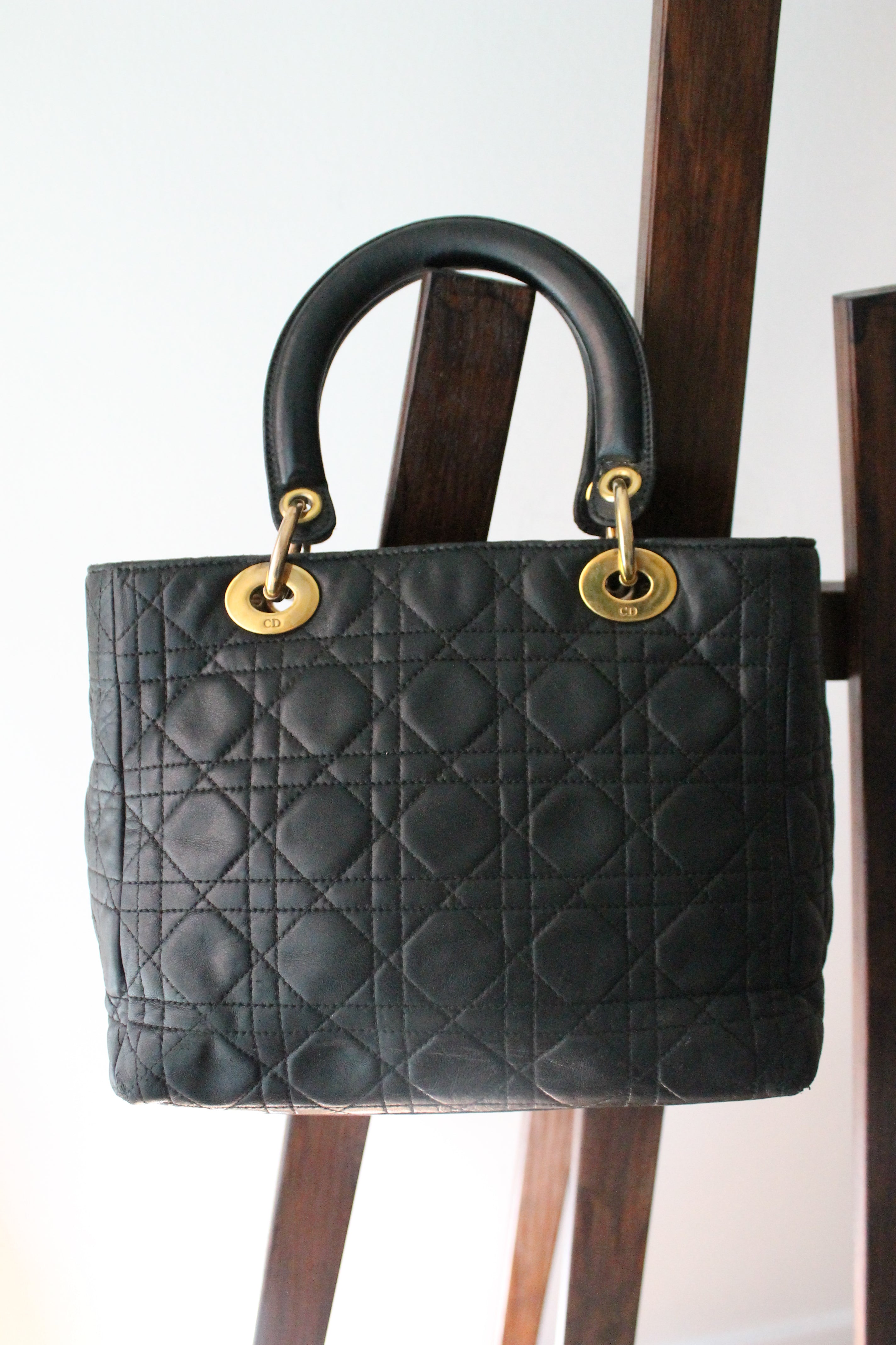Dior sac à main modèle Lady Dior en cuir noir