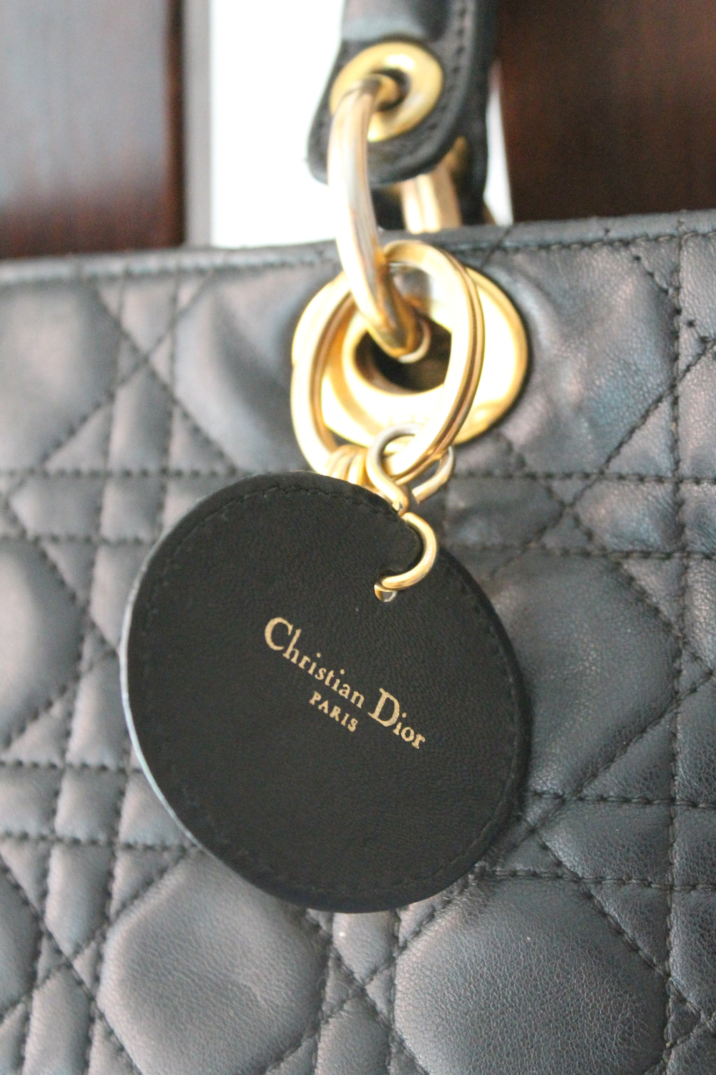 Dior sac à main modèle Lady Dior en cuir noir