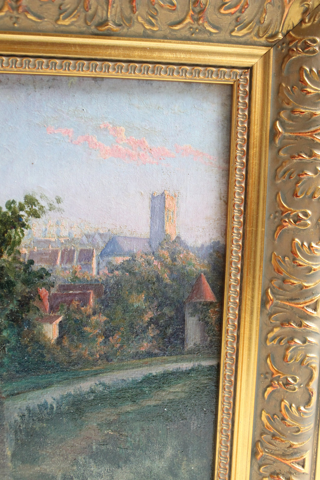 Huile sur panneau « Vue de ville au crépuscule » Meerschaut début XXe siècle cadre doré