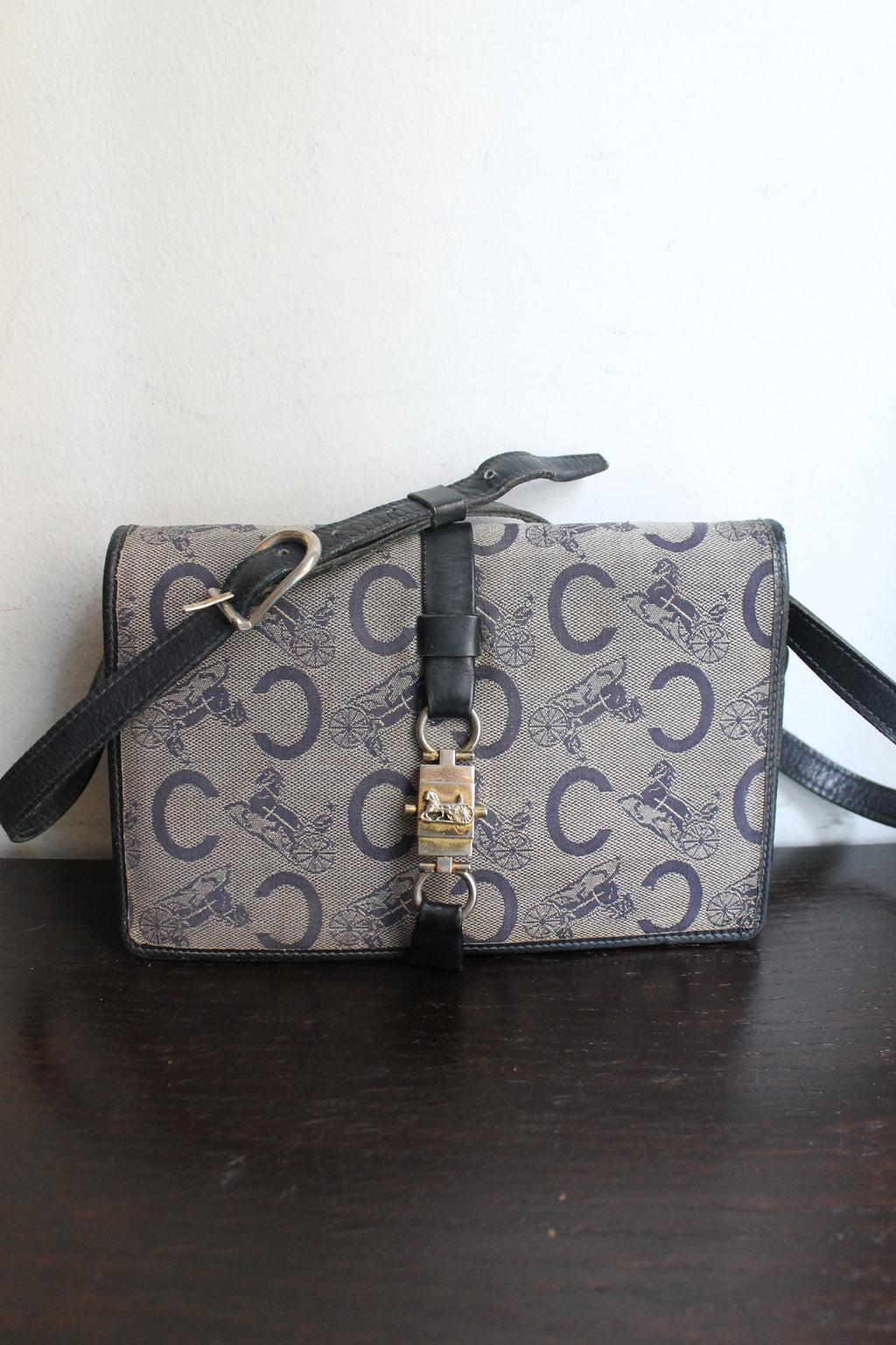 Céline sac à main modèle "Trio" vintage en cuir bleu marine
