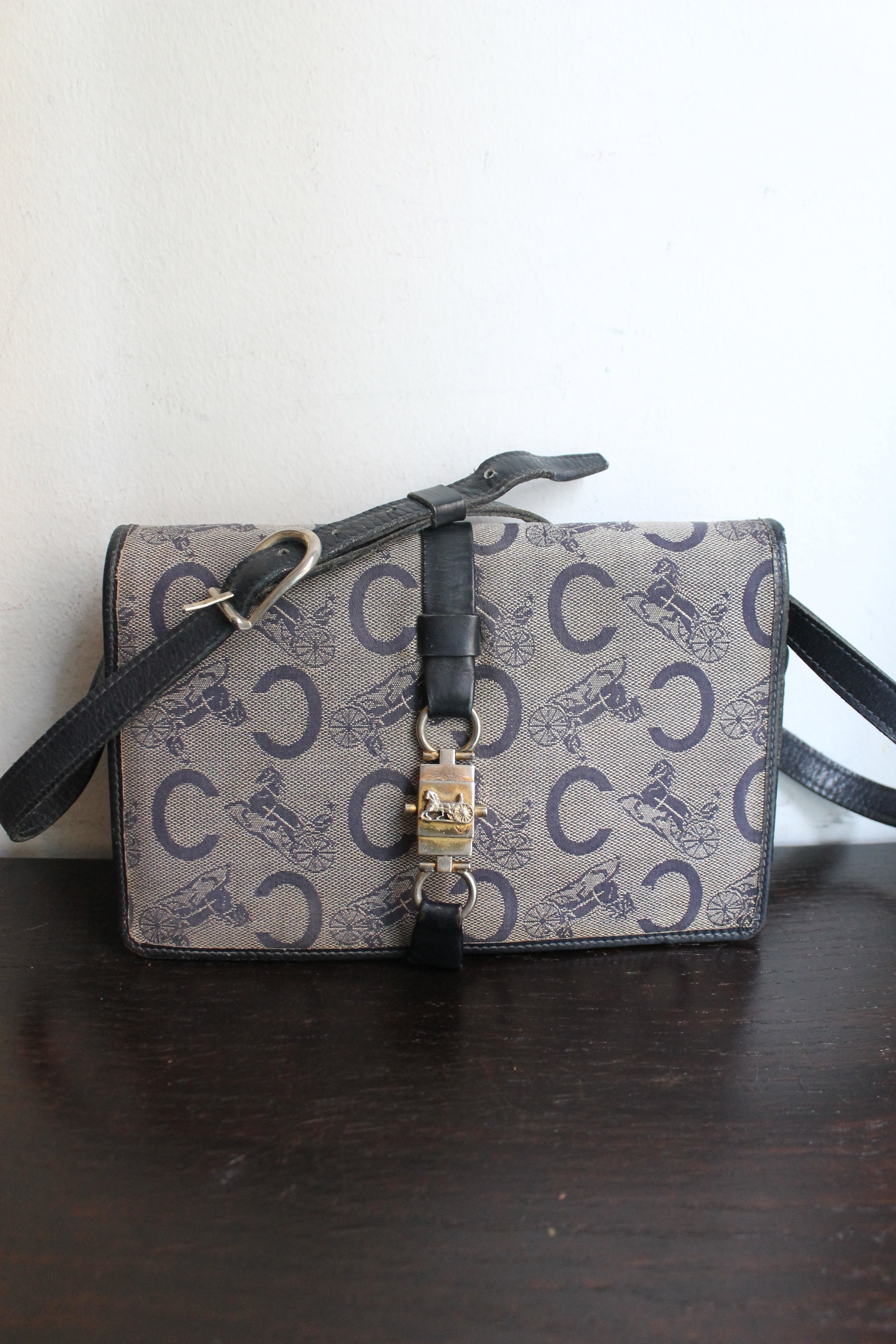 Céline sac à main modèle "Trio" vintage en cuir bleu marine