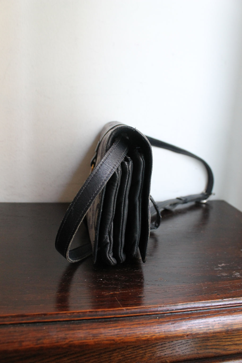 Céline sac à main modèle "Trio" vintage en cuir bleu marine