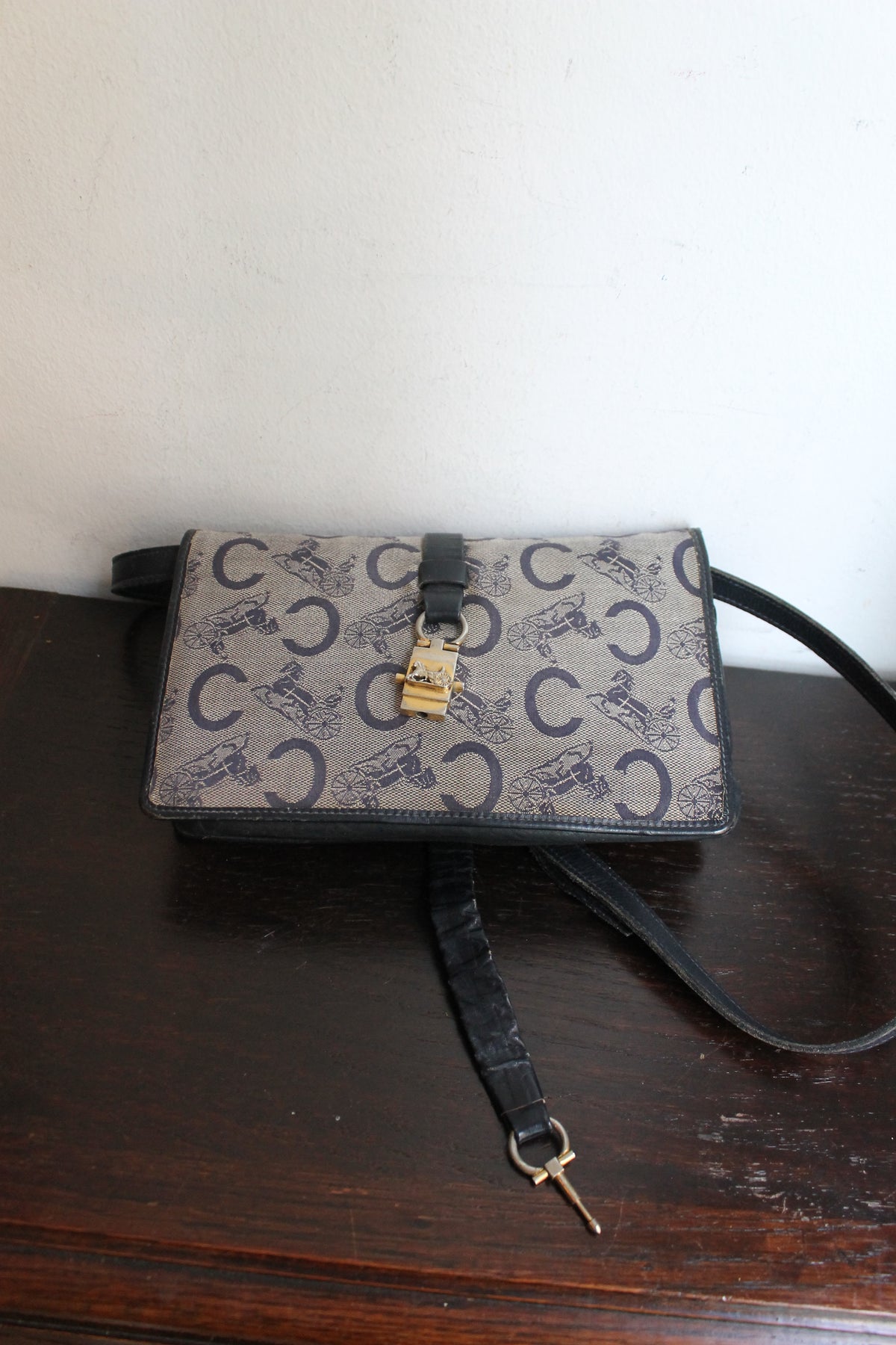 Céline sac à main modèle "Trio" vintage en cuir bleu marine