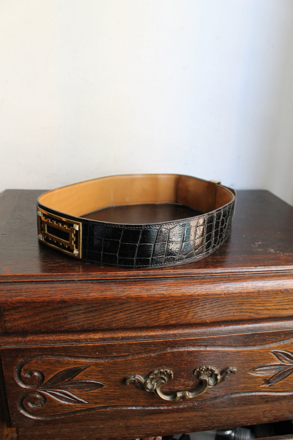 Hermès ceinture modèle "Collier de Chien" Médor en cuir de crocodile noir verni