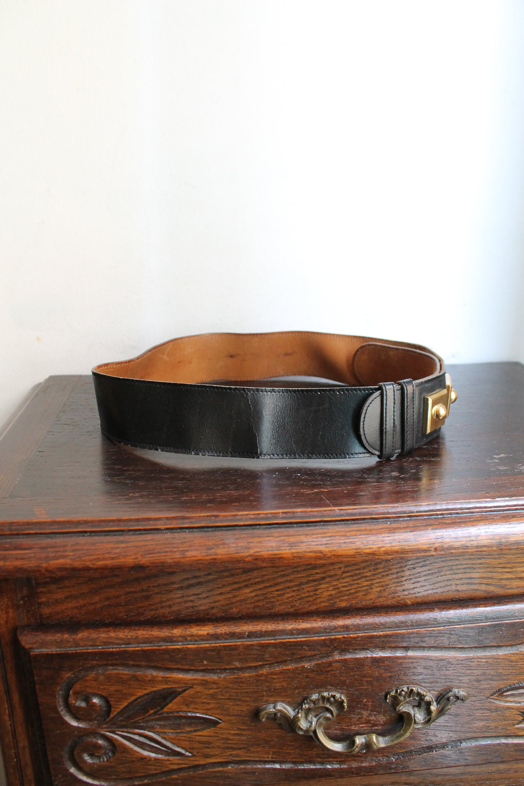 Hermès ceinture taille haute en cuir noir trois boutons en métal doré