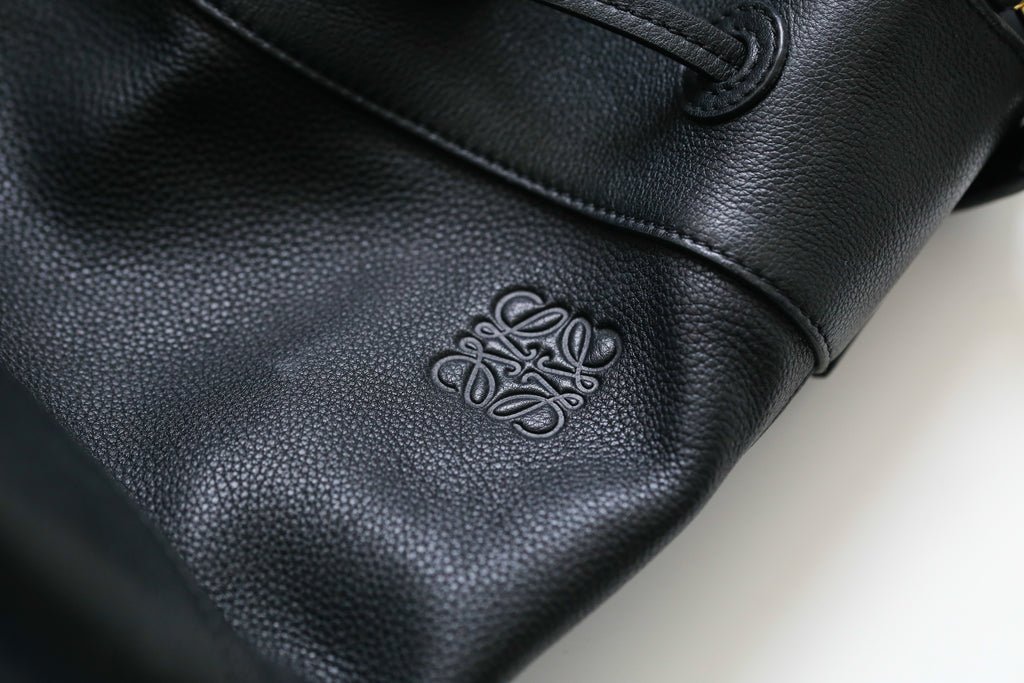 Loewe sac à main modèle balloon en cuir grainé noir