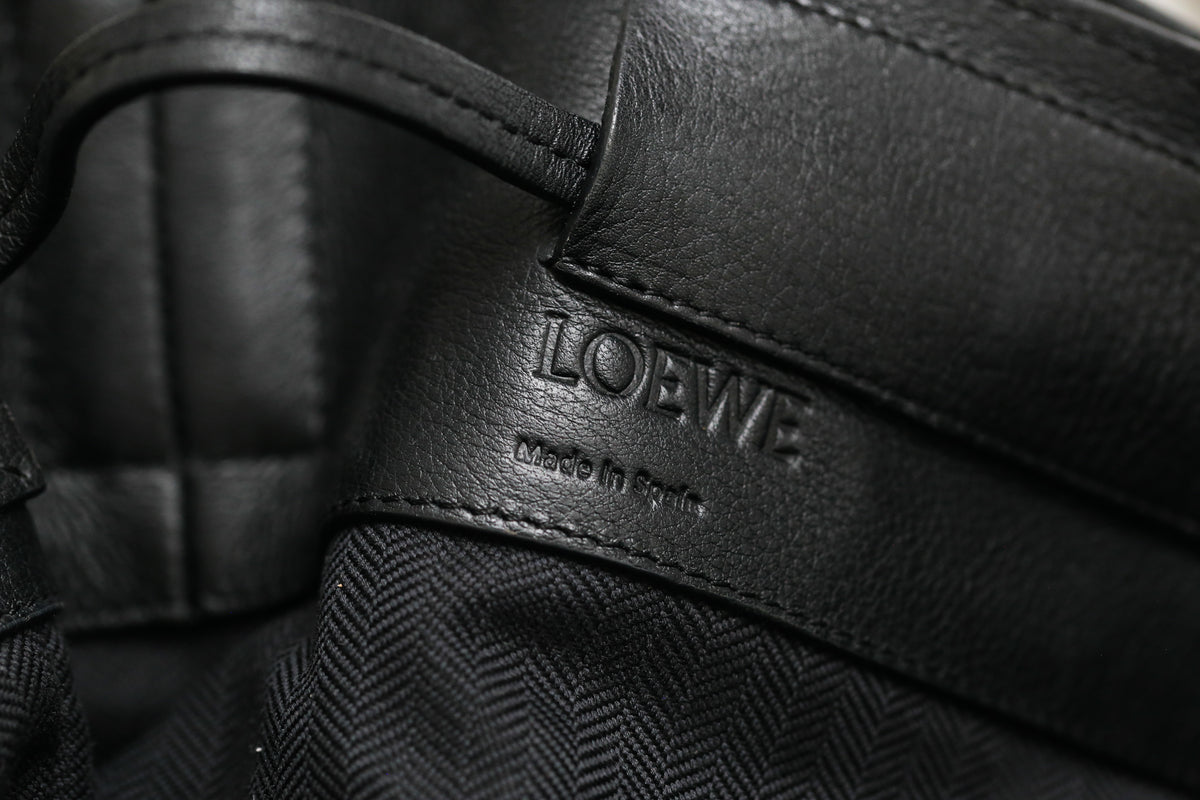 Loewe sac à main modèle balloon en cuir grainé noir
