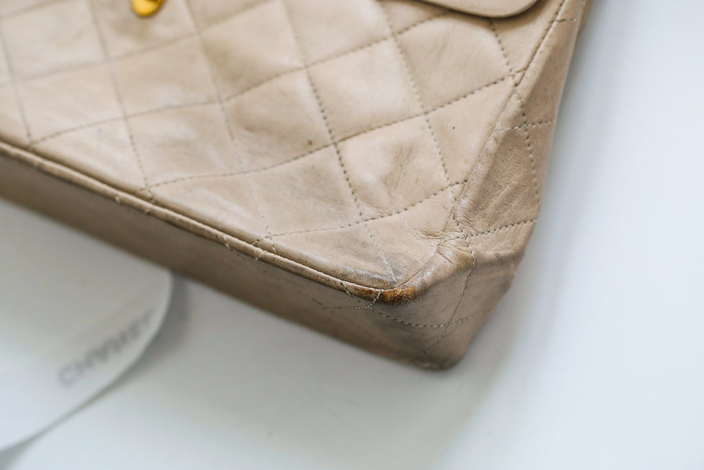 Chanel sac à main vintage modèle 2.55 en cuir beige
