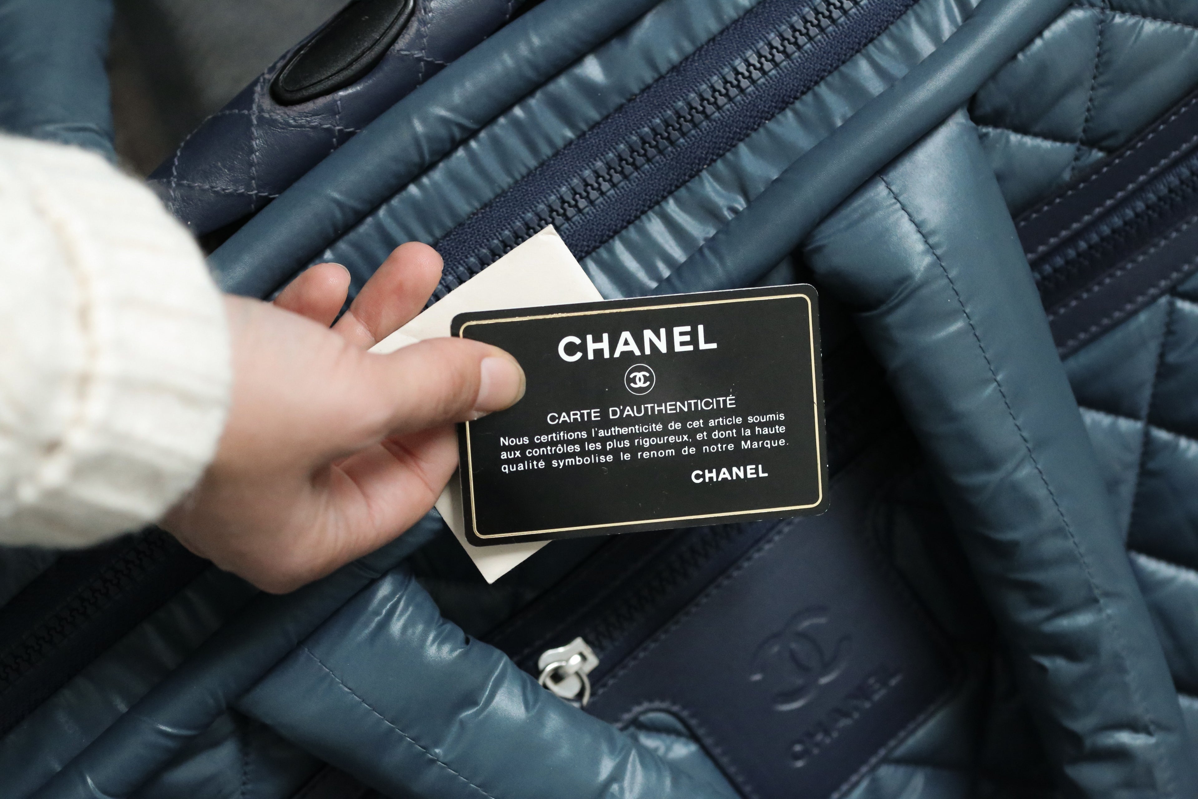 Chanel Trolley Cocoon en nylon bleu et cuir