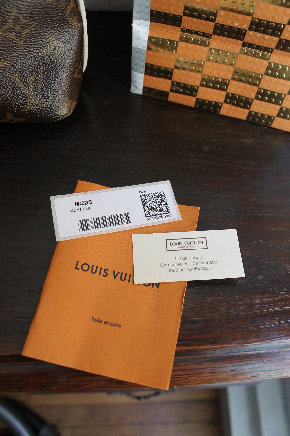 Louis Vuitton sac modèle Lock It BB en toile monogram neuf jamais porté