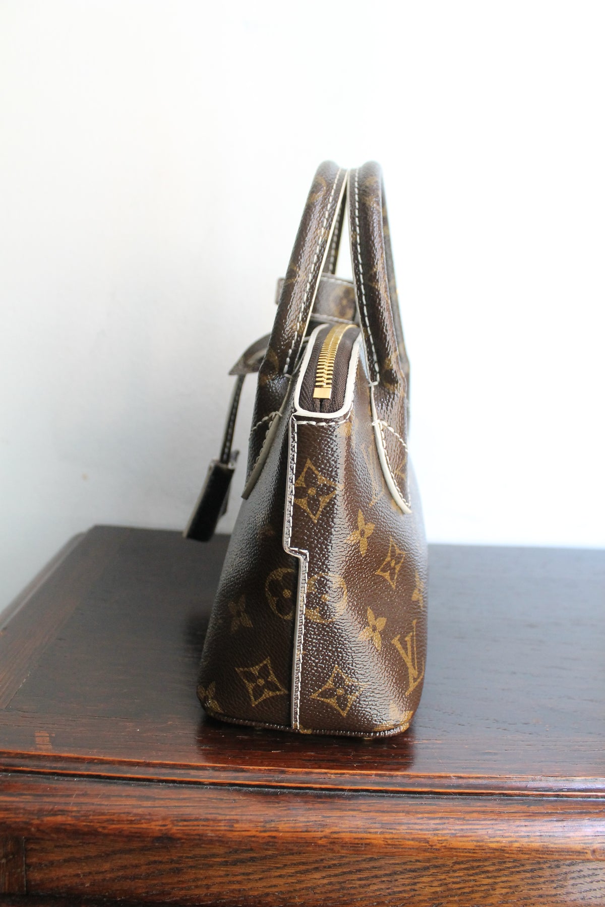 Louis Vuitton sac modèle Lock It BB en toile monogram neuf jamais porté