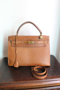 Hermès sac à main modèle Kelly Sellier 32 epsom gold