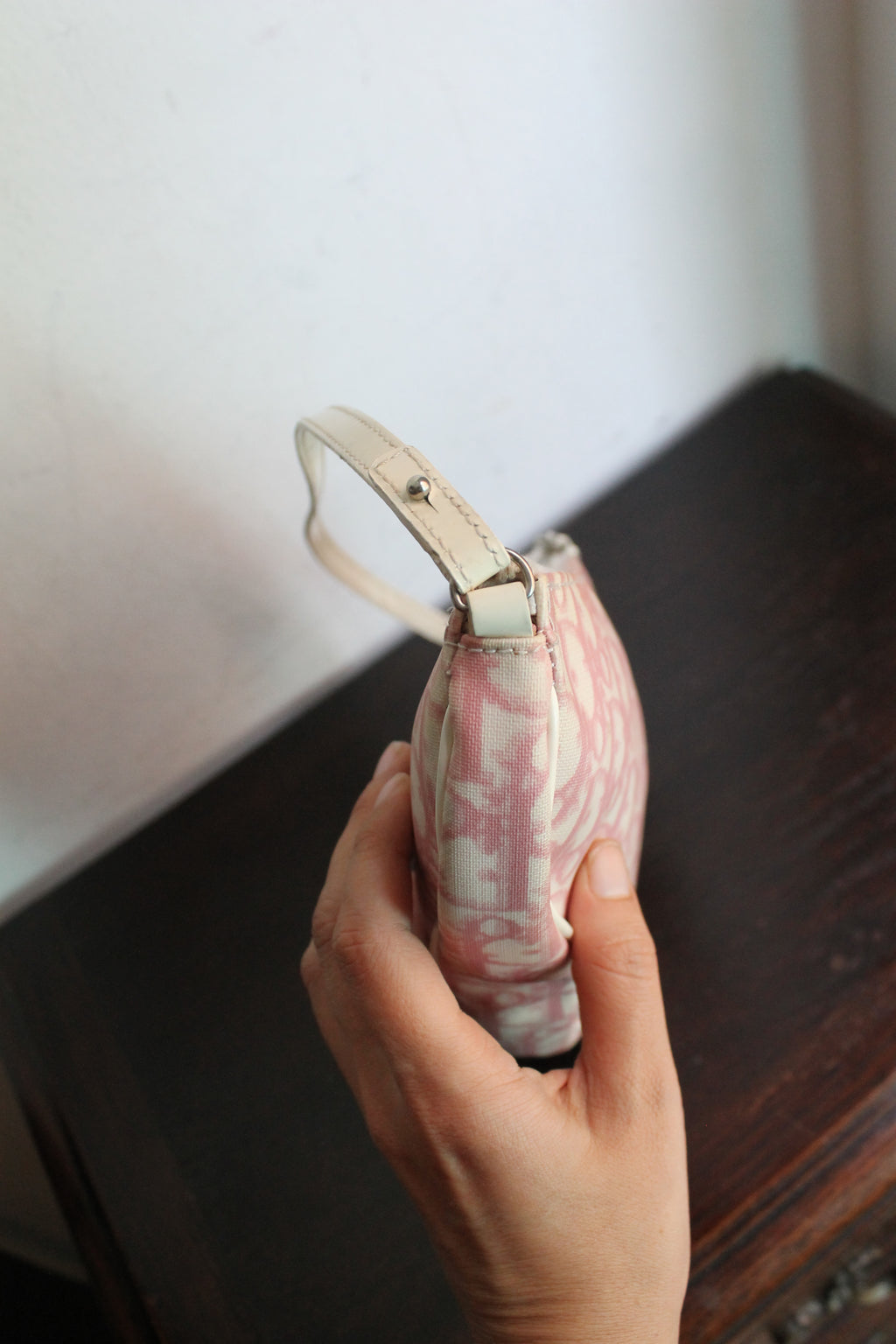 Dior sac à main modèle saddle rose en toile et cuir