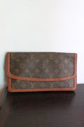 Louis Vuitton pochette modèle Florentine vintage