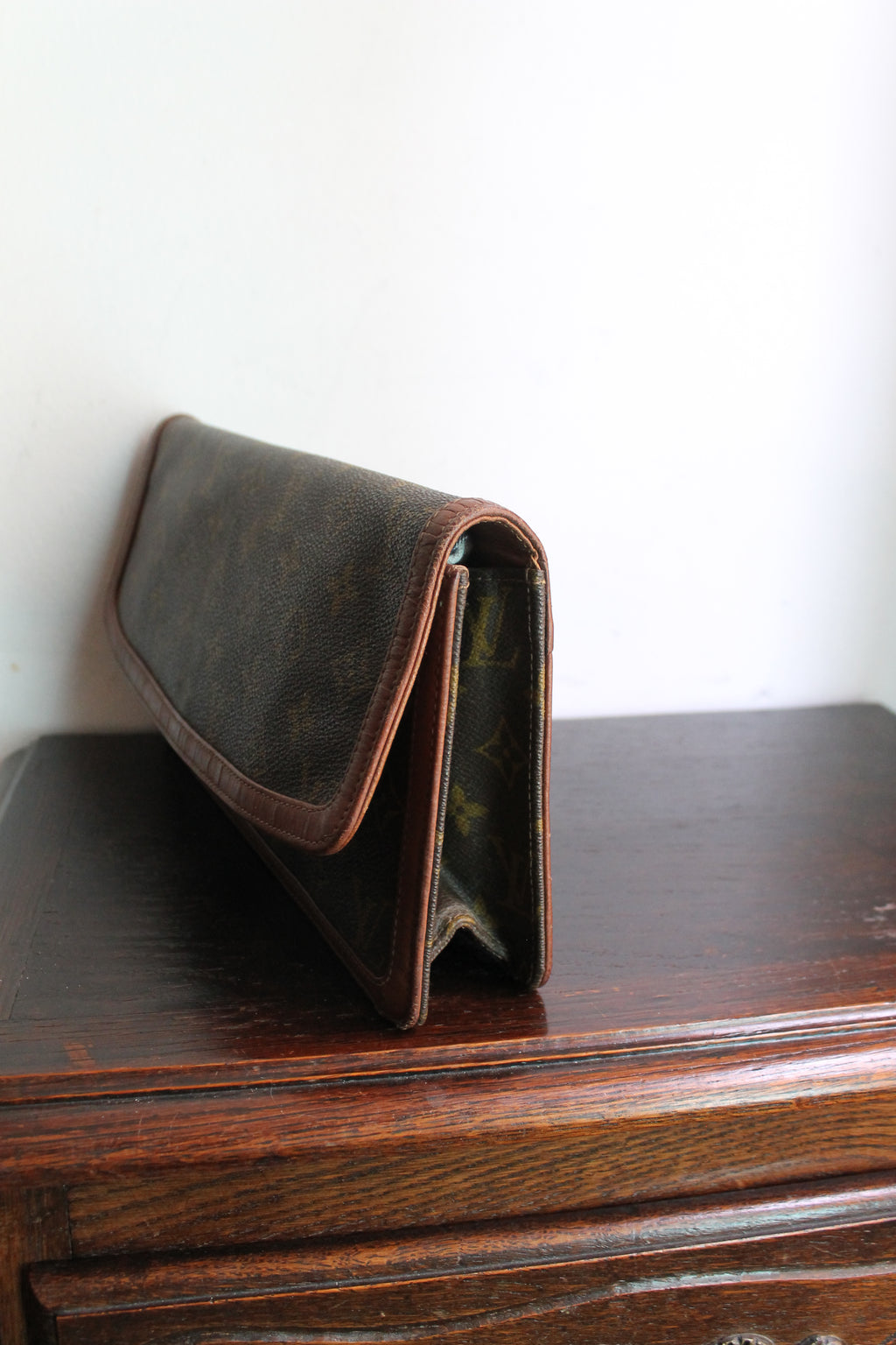 Louis Vuitton pochette modèle Florentine vintage