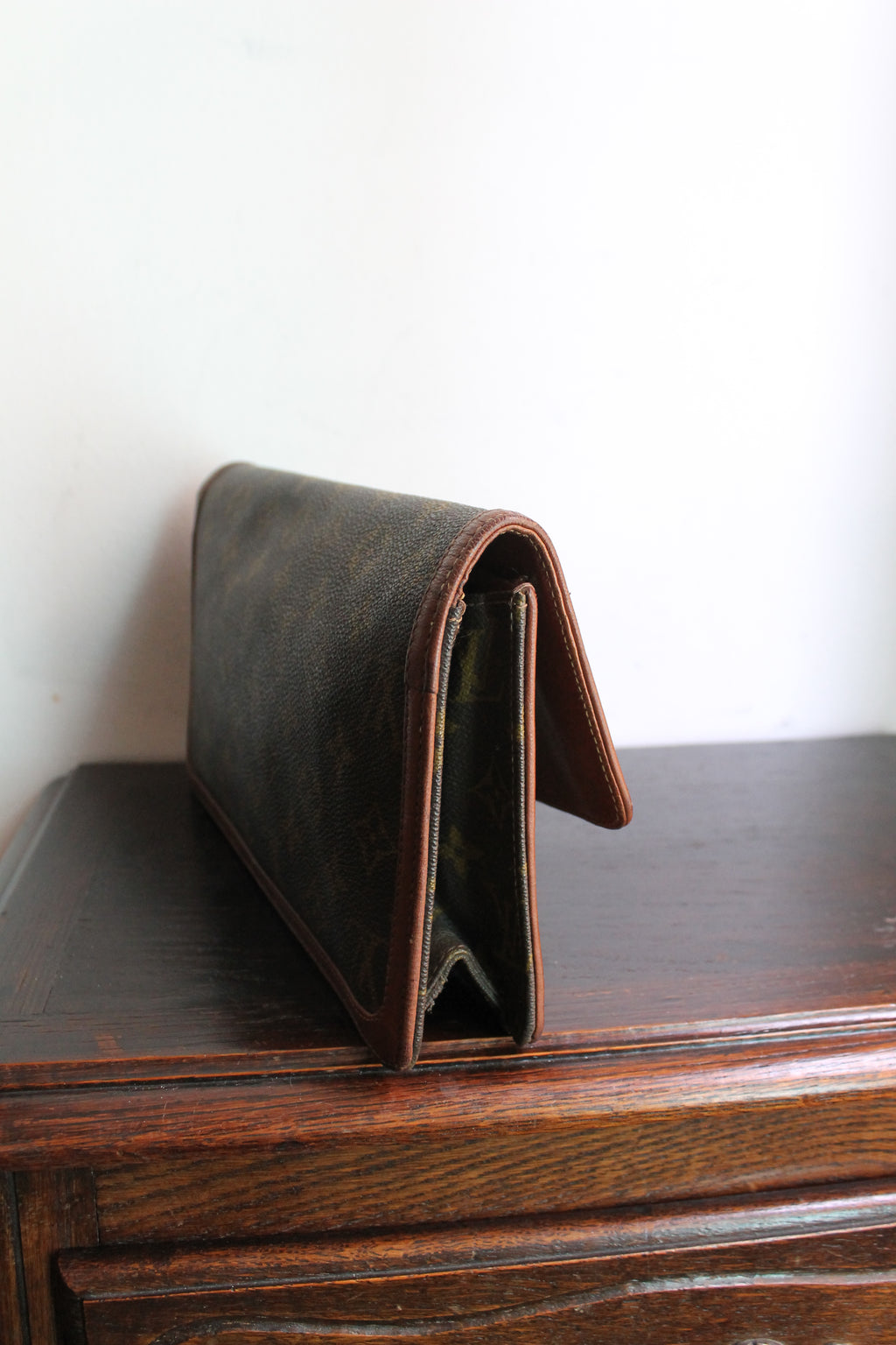 Louis Vuitton pochette modèle Florentine vintage