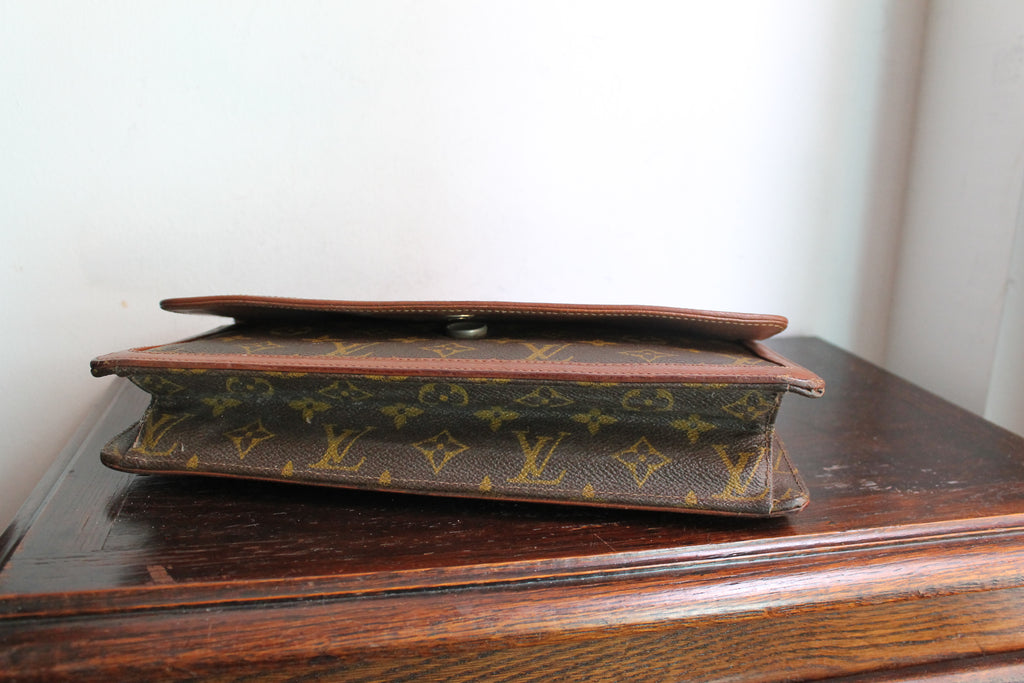 Louis Vuitton pochette modèle Florentine vintage