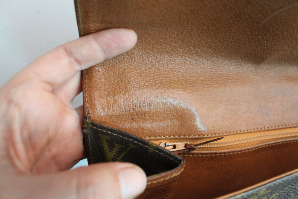 Louis Vuitton pochette modèle Florentine vintage