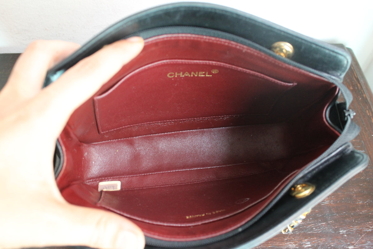 Chanel sac à main en cuir noir matelassé