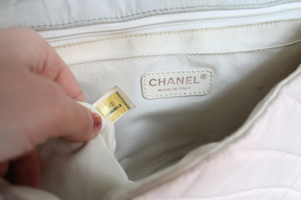 Chanel sac à main modèle 2.55 en tissu tricolore gris rose et jaune