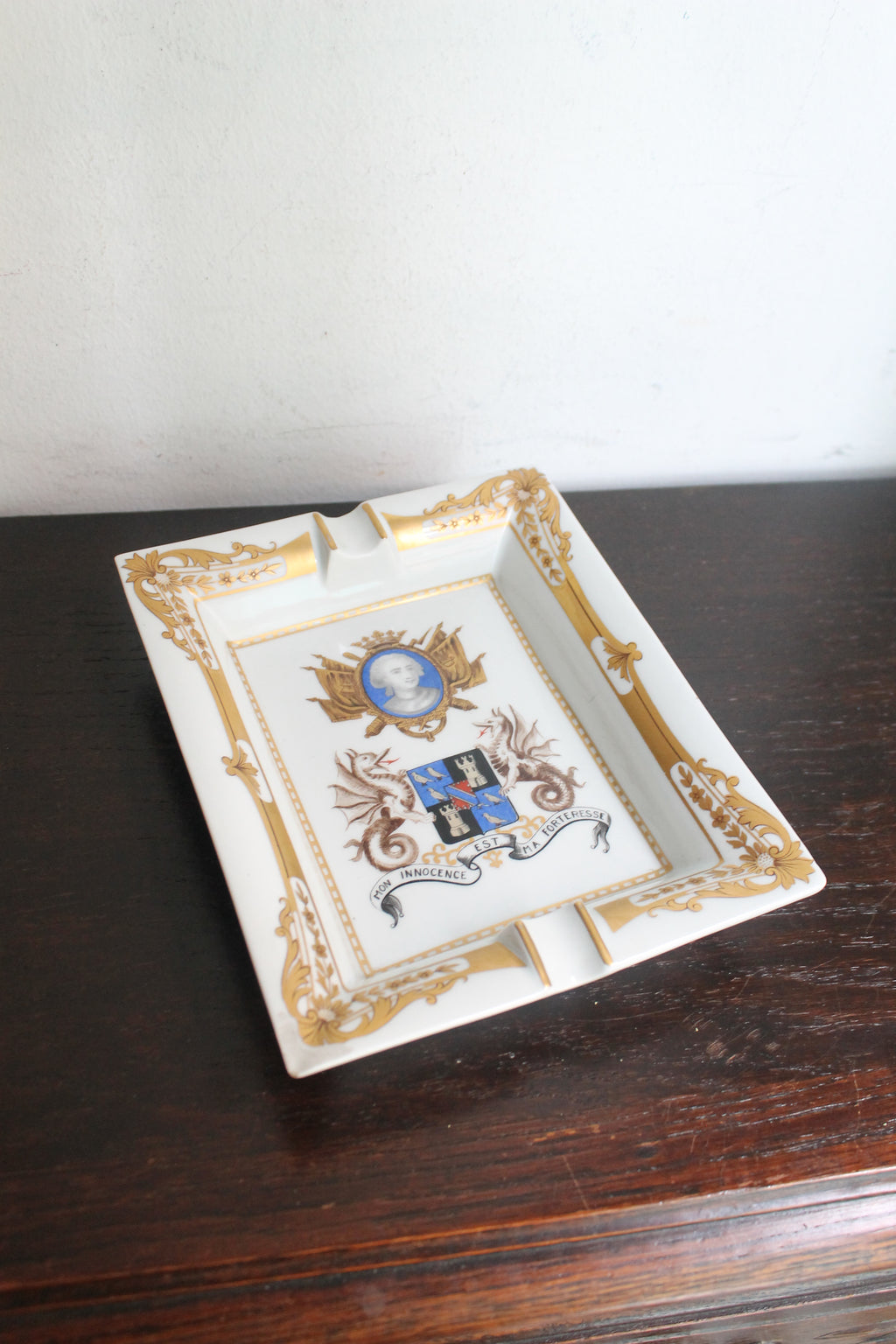 Hermès vide-poche en porcelaine de Limoges représentant le Marquis de Montcalm