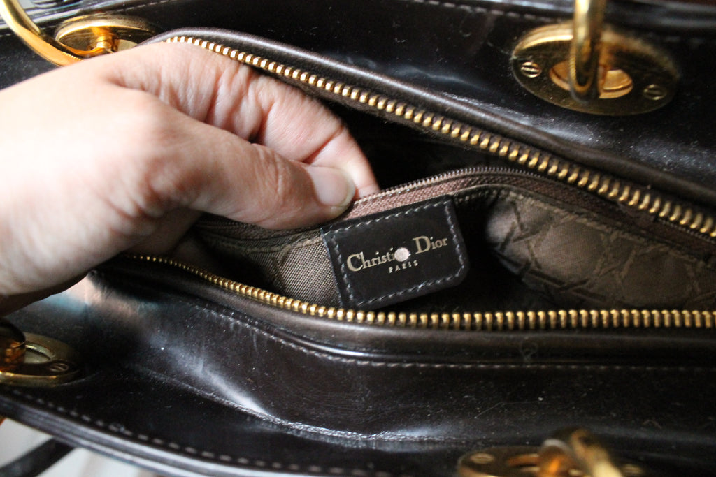 Dior sac à main Lady Dior en cuir verni et fausse fourrure léopard