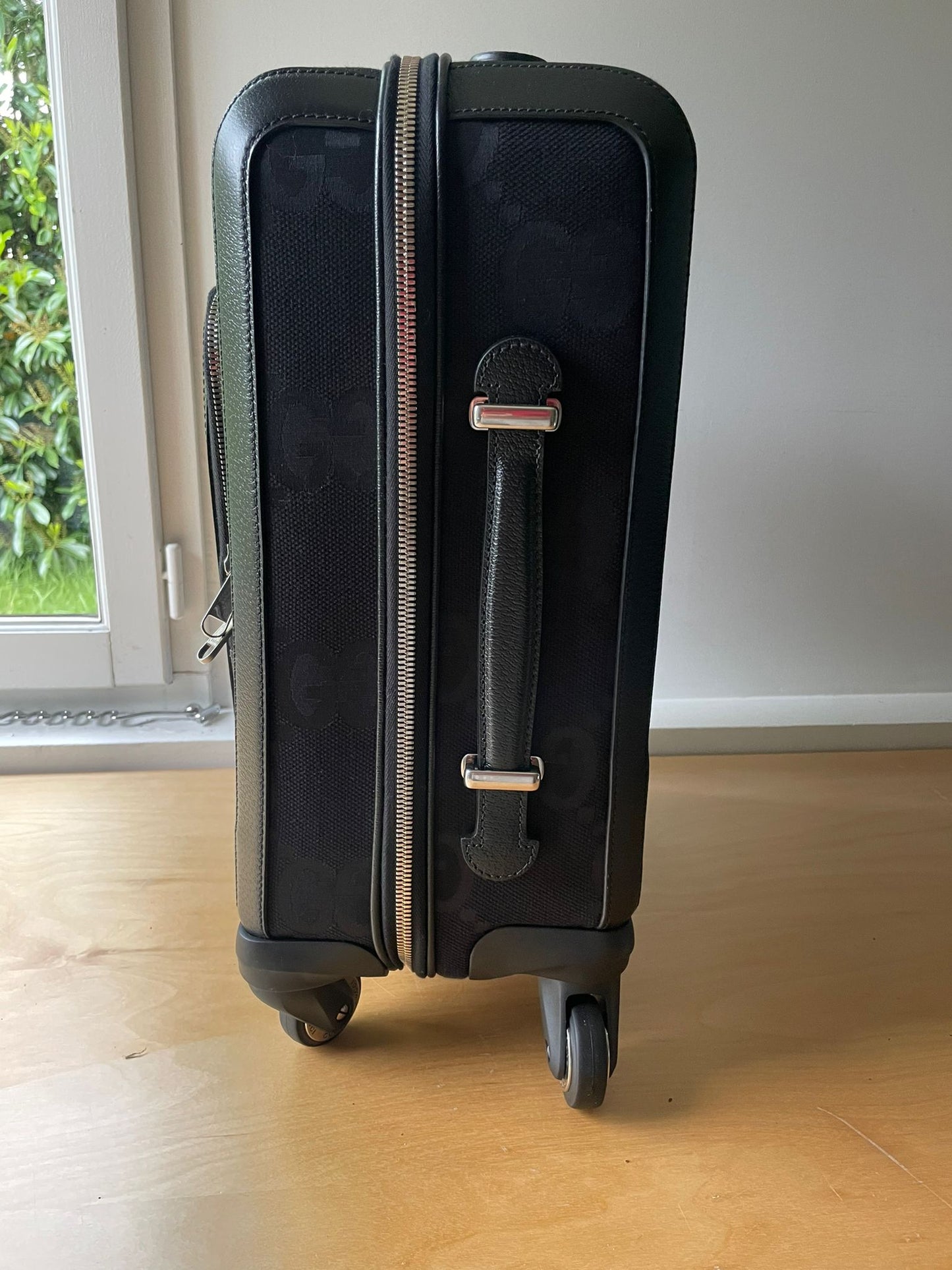 Gucci valise cabine rigide en tissu monogrammé GG et cuir grainé noir neuve