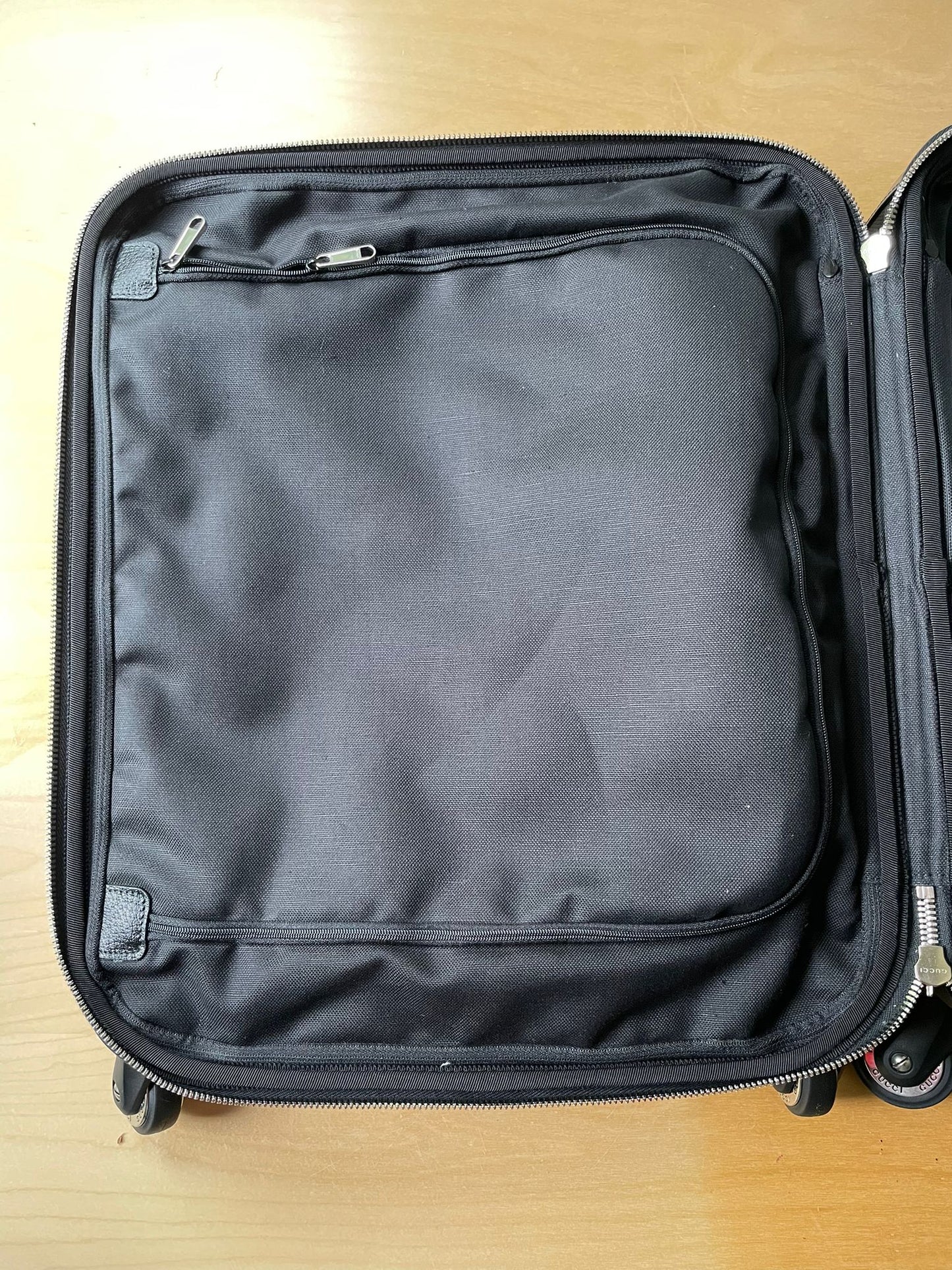 Gucci valise cabine rigide en tissu monogrammé GG et cuir grainé noir neuve