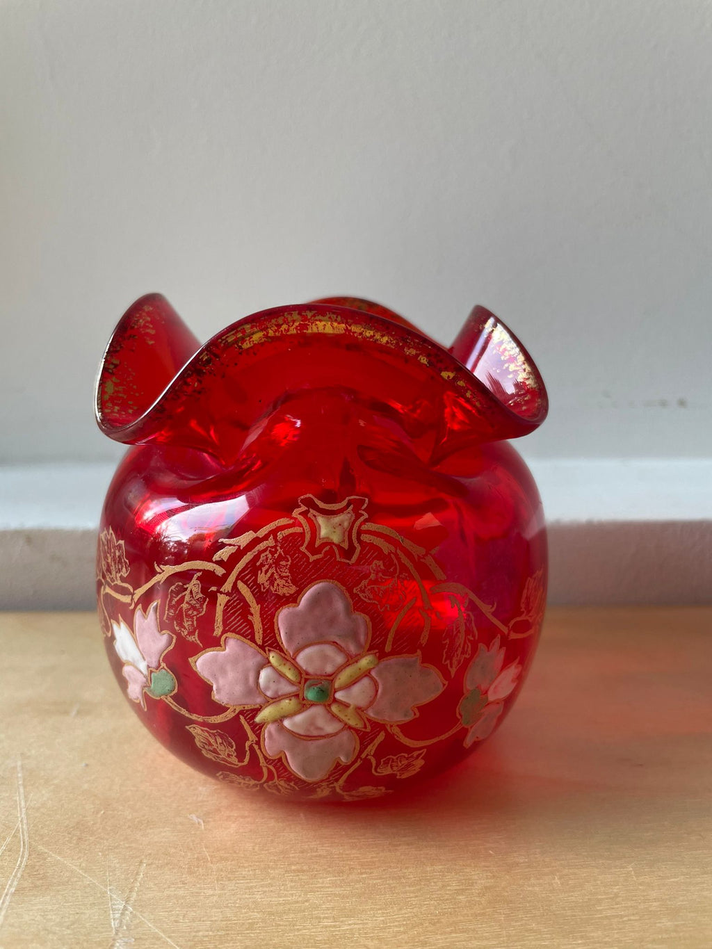 Vase Legras modèle mérovée rouge grenadine fin XIXe siècle