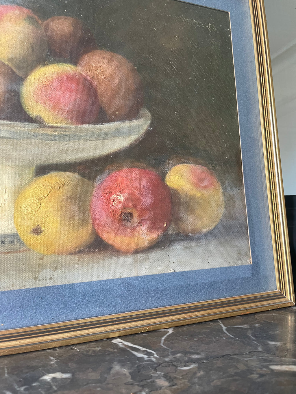 Peinture "Pommes dans une coupelle" signée G.Godinet