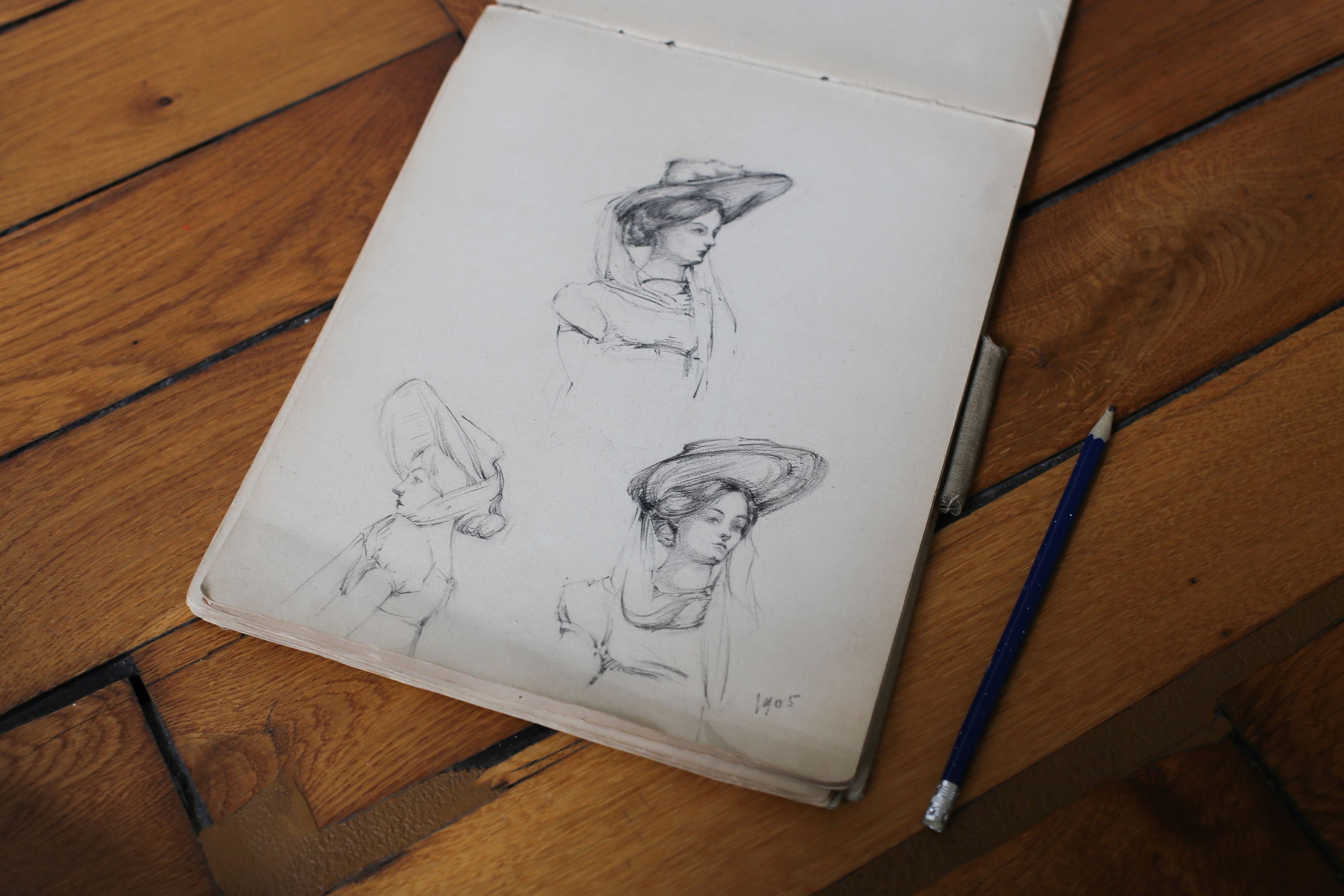 Dessin datant de 1905 représentant une modiste parisienne