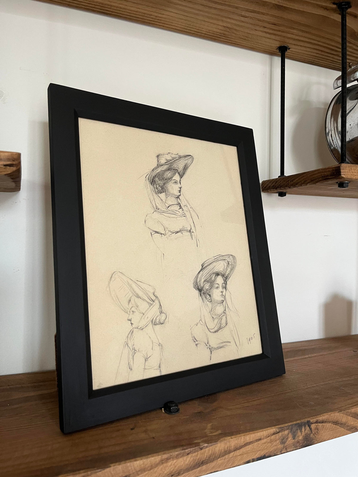 Dessin datant de 1905 représentant une modiste parisienne