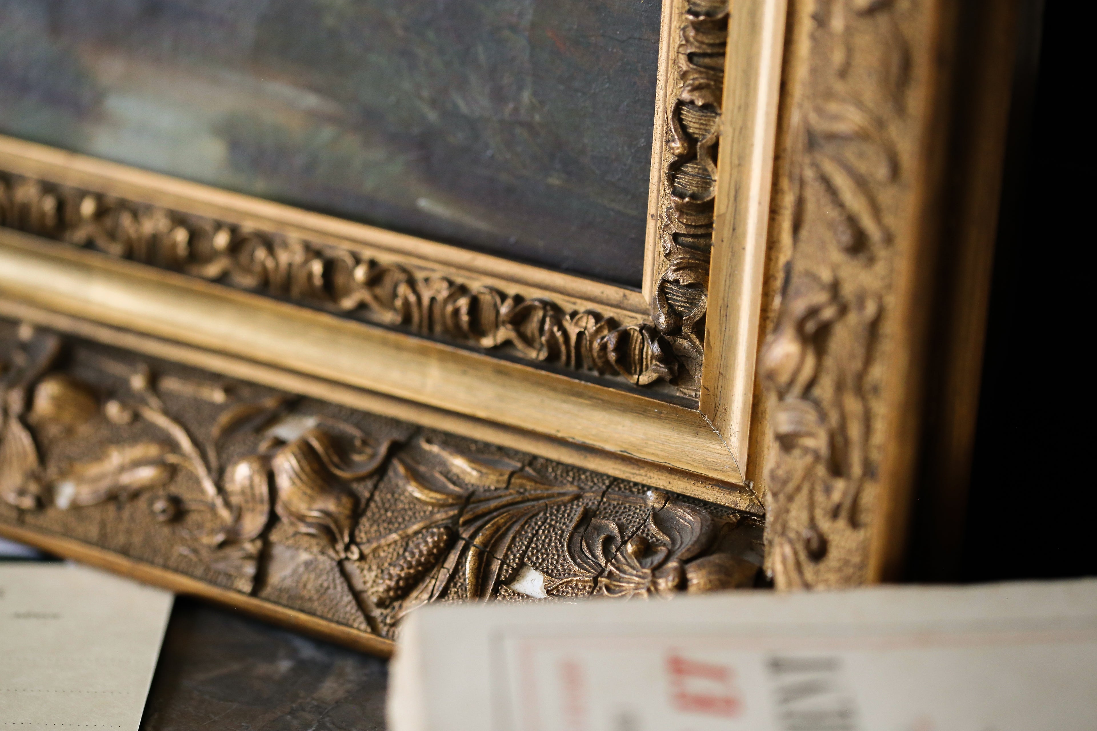 Peinture "amour à la tombée de la nuit" dans un cadre art nouveau