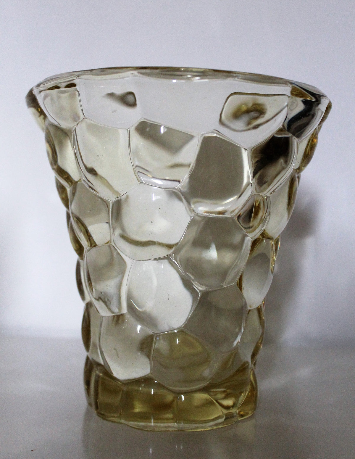 Pierre d'Avesn (1901 - 1990) pair of art deco "honeycomb" vases